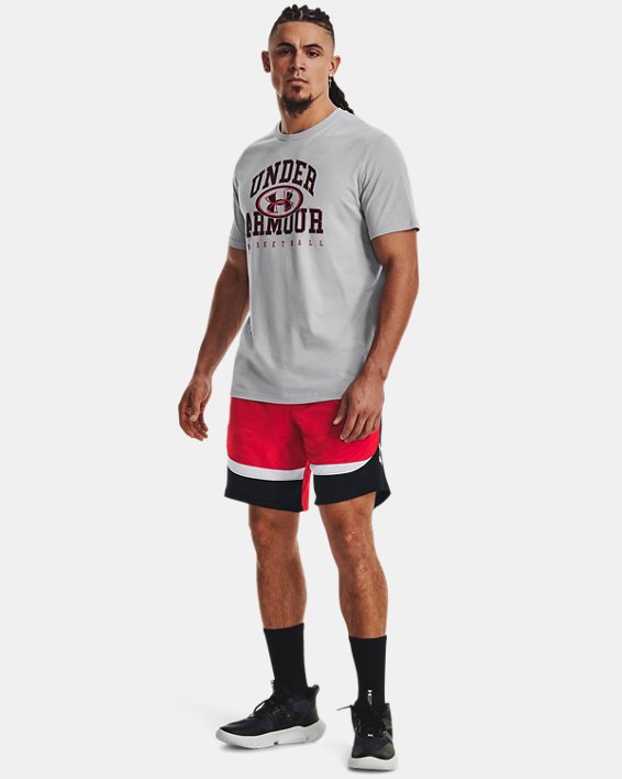 เสื้อแขนสั้น UA Basketball Lock Up สำหรับผู้ชาย in Gray image number 2